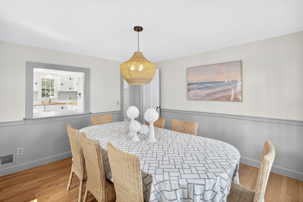 Harwich, Massachusetts 02671, United States, 4 Bedrooms Bedrooms, ,2 BathroomsBathrooms,Residential,Active,170610