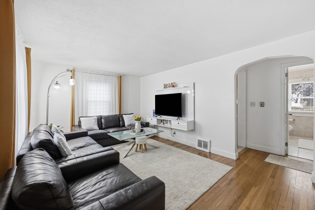 63 Fordham St