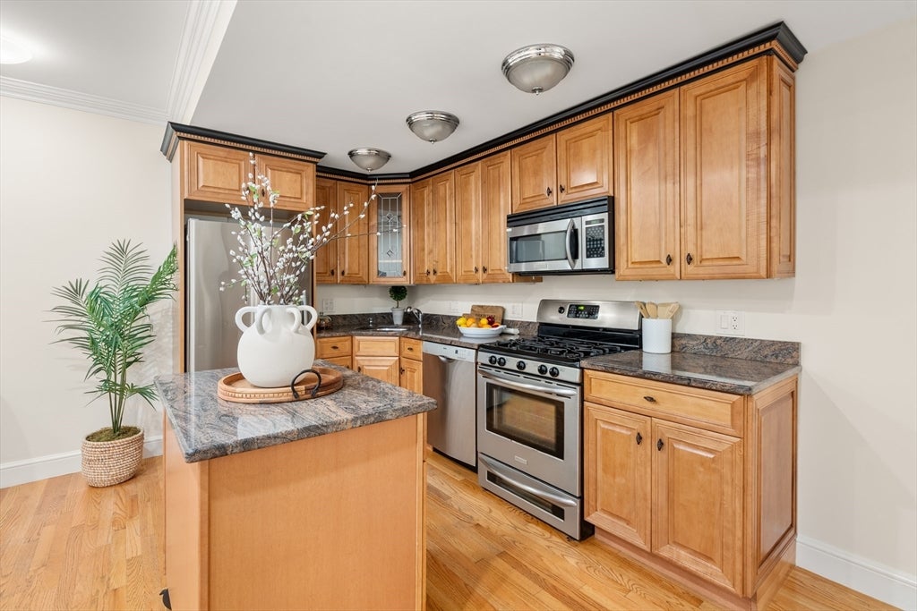 1724 Beacon St 1