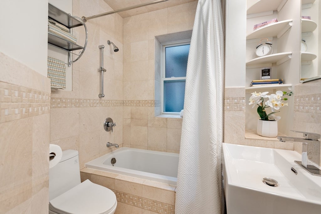 1724 Beacon St #1, Brookline, MA Photo #11