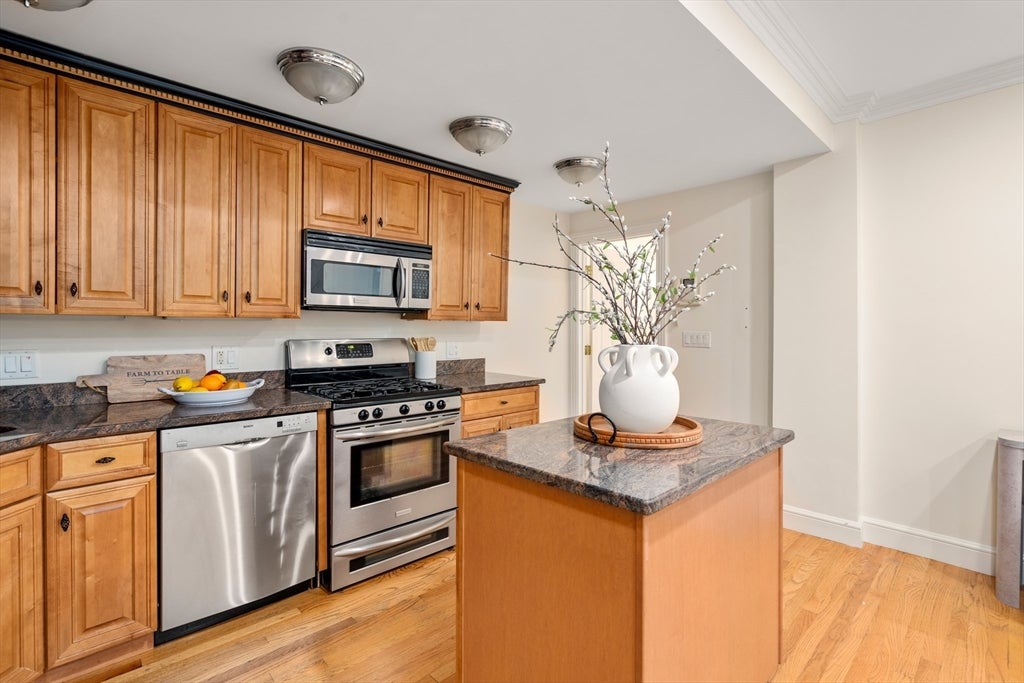 1724 Beacon St 1