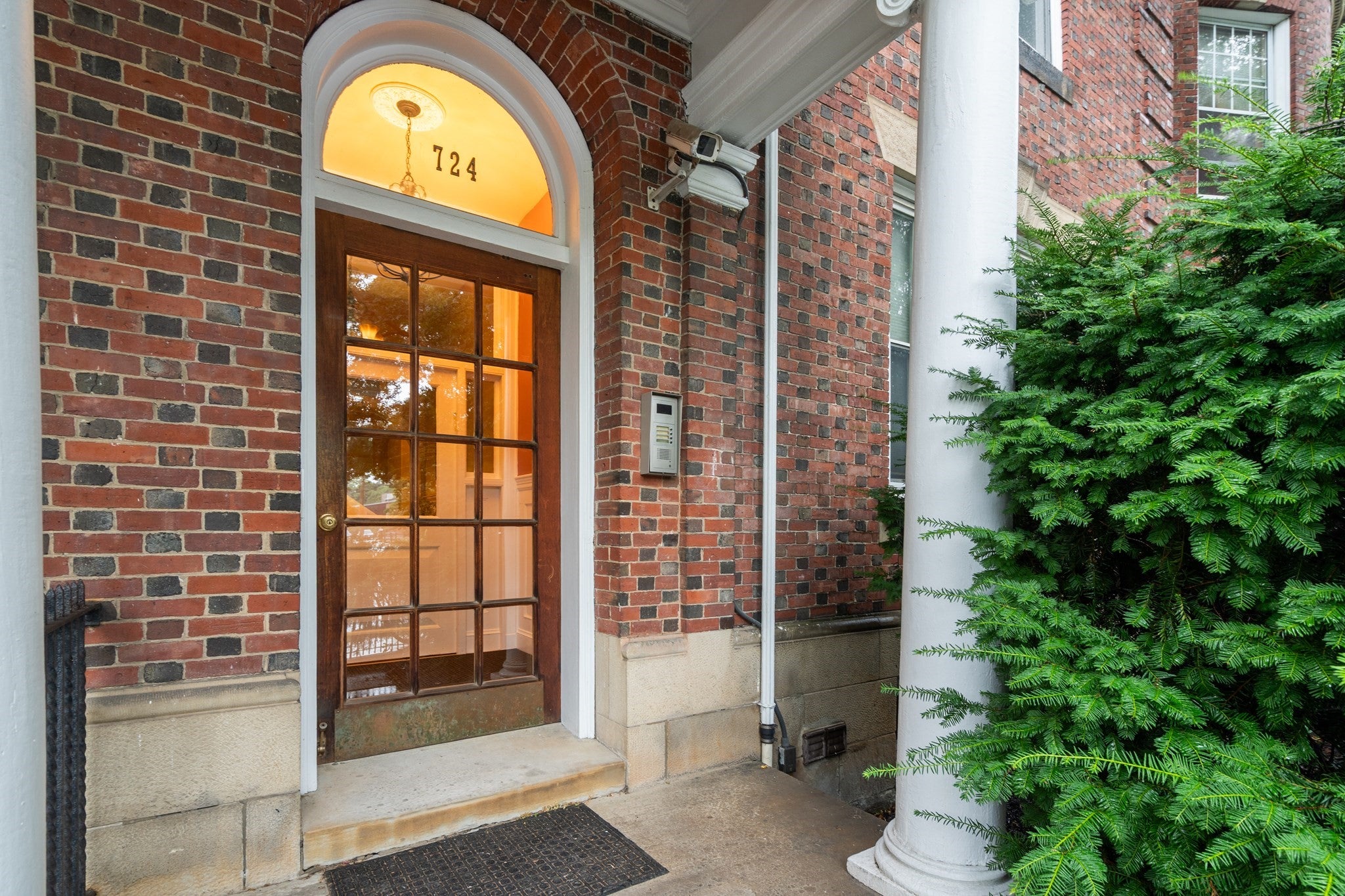 1724 Beacon St #1, Brookline, MA Photo #17