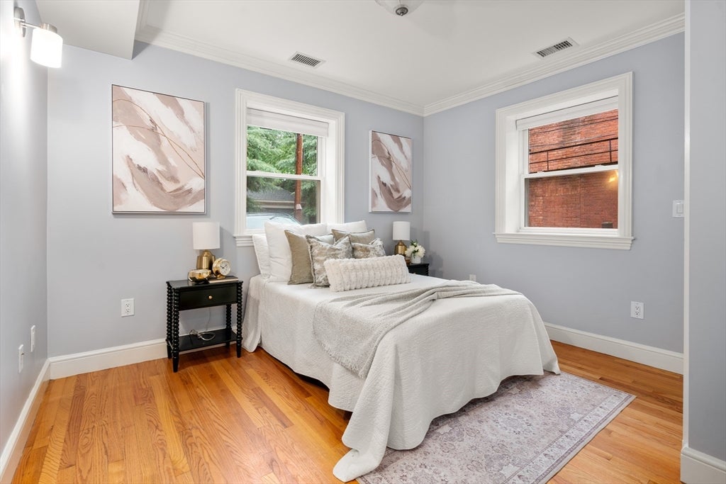 1724 Beacon St #1, Brookline, MA Photo #8