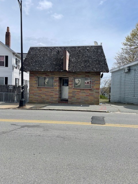 770 County St