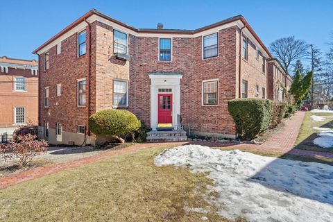 Photo of 6 Garden Ct #5, Cambridge, MA 02138 (MLS # 73497571)