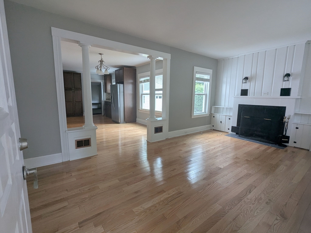 142 S Main St