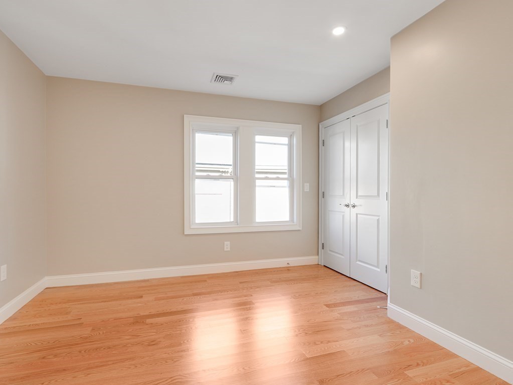 Medford, Massachusetts 02155, United States, 3 Bedrooms Bedrooms, ,2 BathroomsBathrooms,Residential,Active,94493