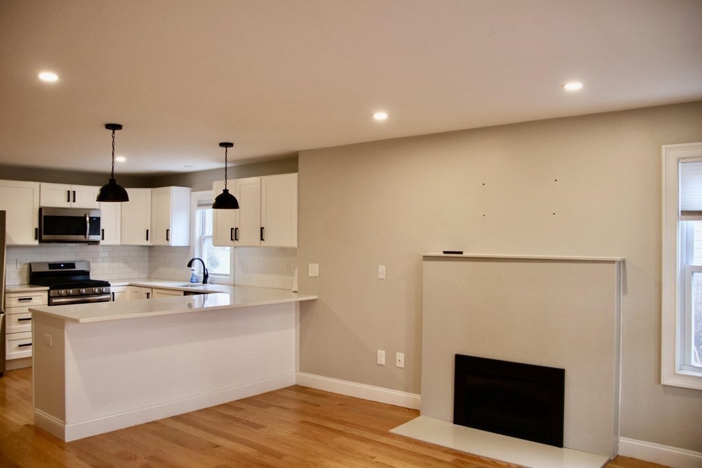 Medford, Massachusetts 02155, United States, 3 Bedrooms Bedrooms, ,2 BathroomsBathrooms,Residential,Active,94493