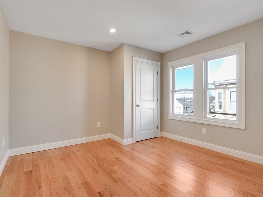 Medford, Massachusetts 02155, United States, 3 Bedrooms Bedrooms, ,2 BathroomsBathrooms,Residential,Active,94493