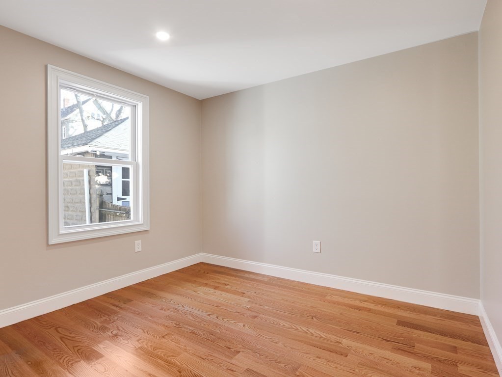 Medford, Massachusetts 02155, United States, 3 Bedrooms Bedrooms, ,2 BathroomsBathrooms,Residential,Active,94493