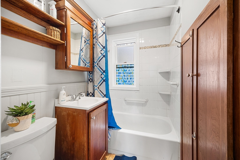 43 Belcourt Rd, Worcester, MA Photo #18