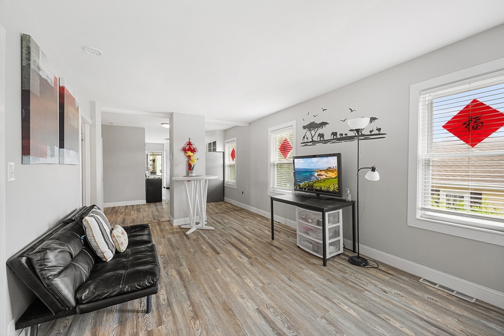 43 Belcourt Rd, Worcester, MA Photo #5