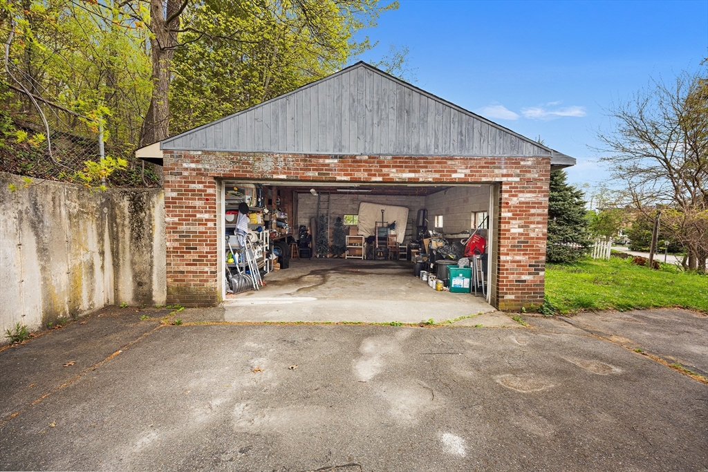 43 Belcourt Rd, Worcester, MA Photo #25