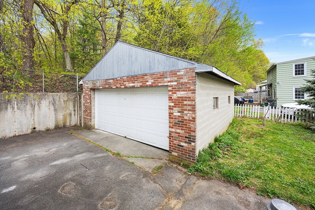43 Belcourt Rd, Worcester, MA Photo #24