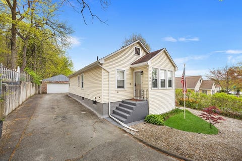Photo of 43 Belcourt Rd, Worcester, MA 01605 (MLS # 73514983)