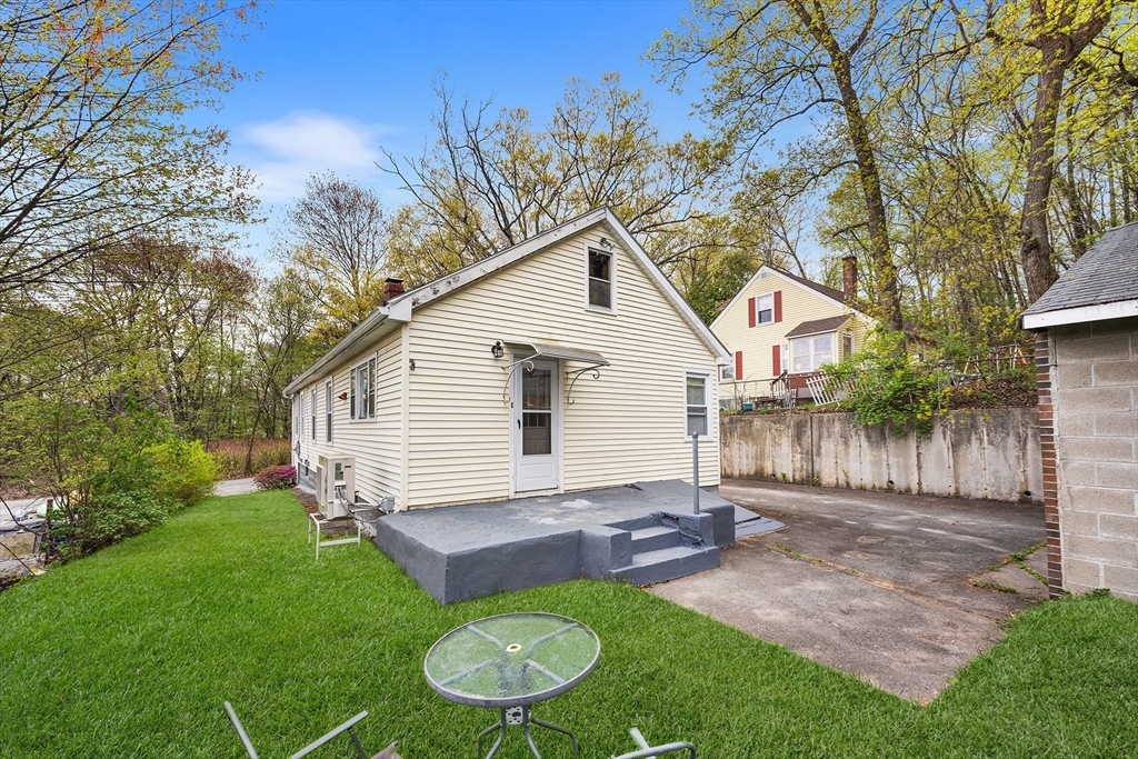 43 Belcourt Rd, Worcester, MA Photo #22