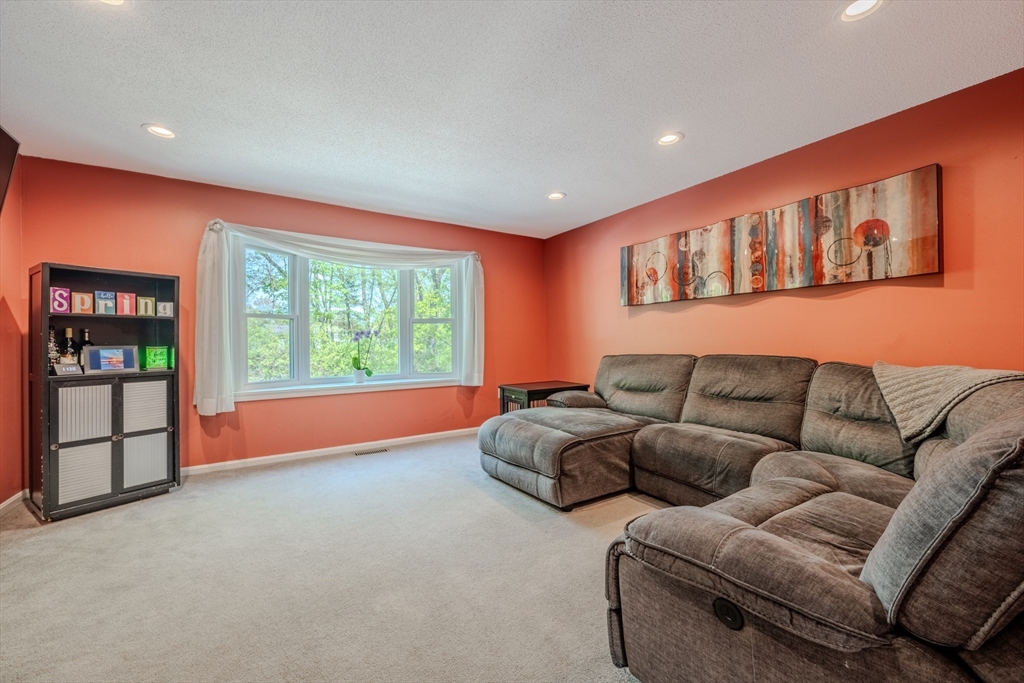 95 Tennis Plaza Rd 27
