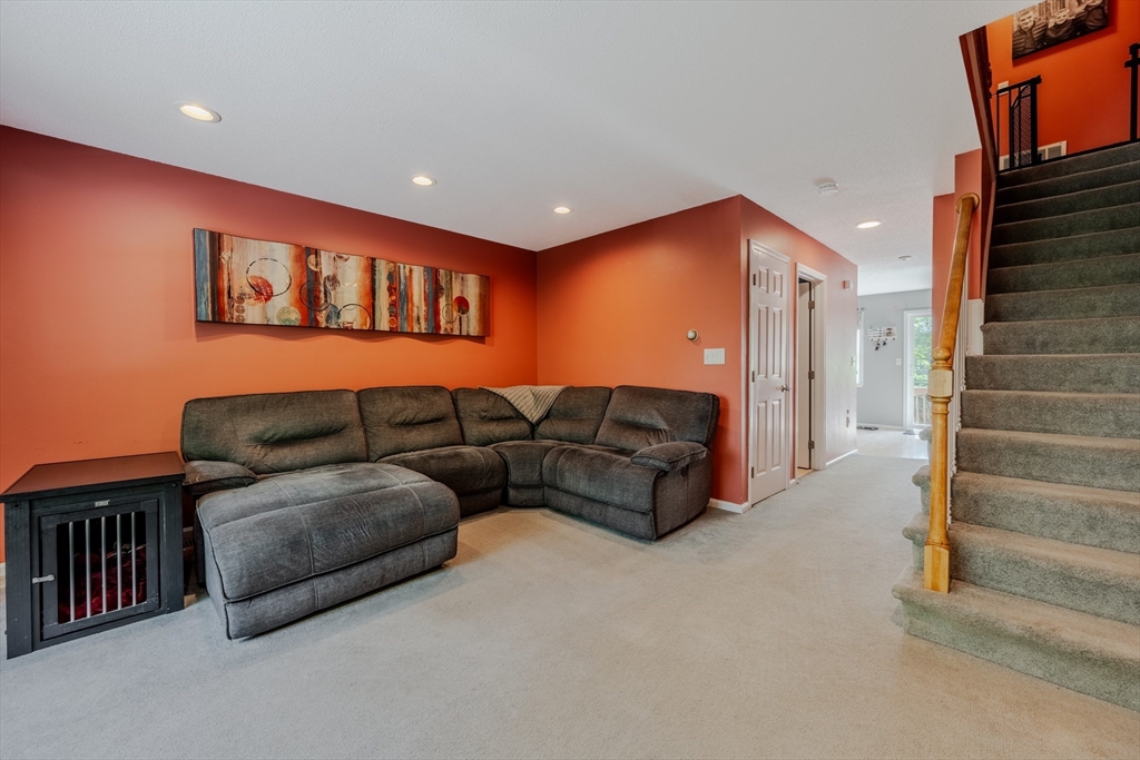 95 Tennis Plaza Rd 27