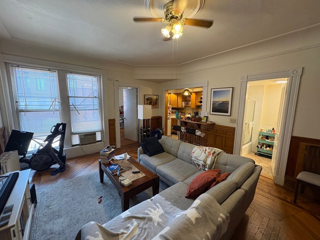 Click for 525 Beacon ST #2, Boston, MA slideshow