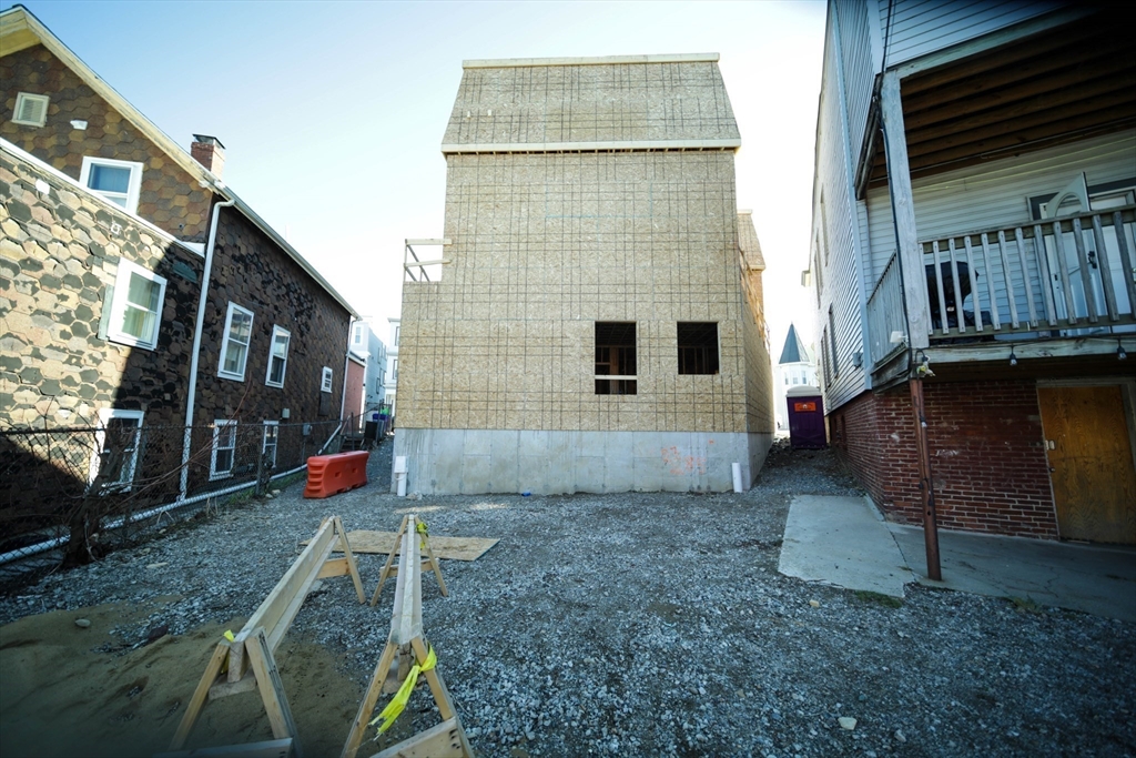 804-806 Saratoga ST #1, Boston, MA Photo #12