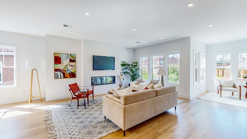140 Columbia St 2
