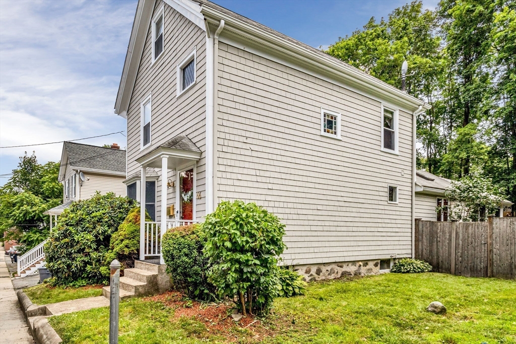 66 Guinan St