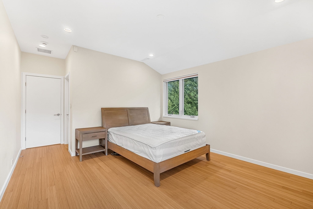 28 Kesseler Way, Newton, MA Photo #21
