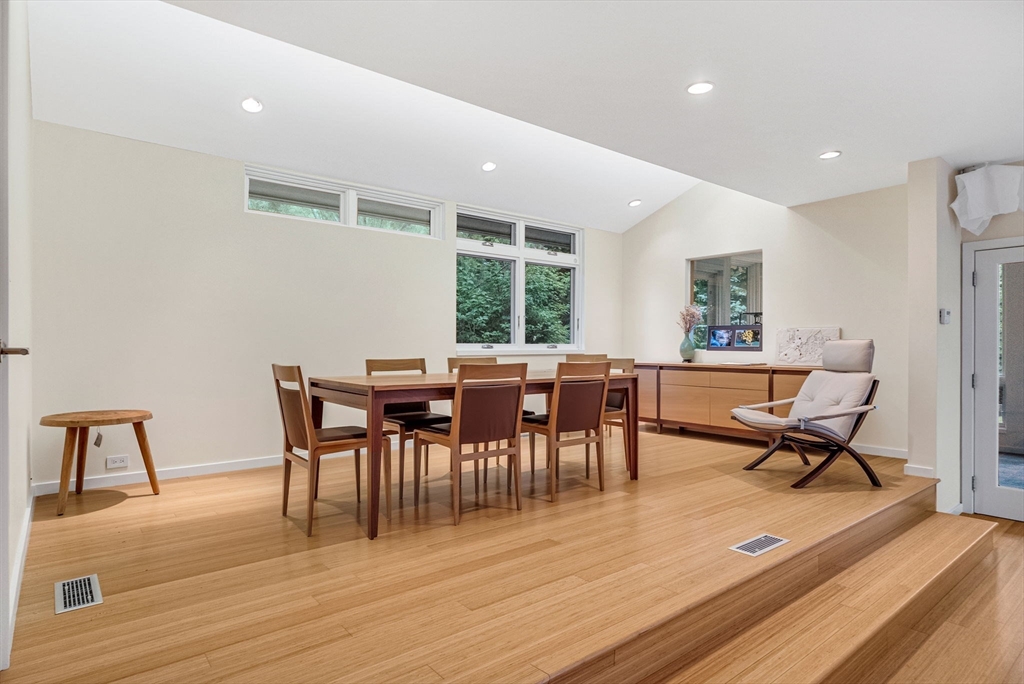 28 Kesseler Way, Newton, MA Photo #11