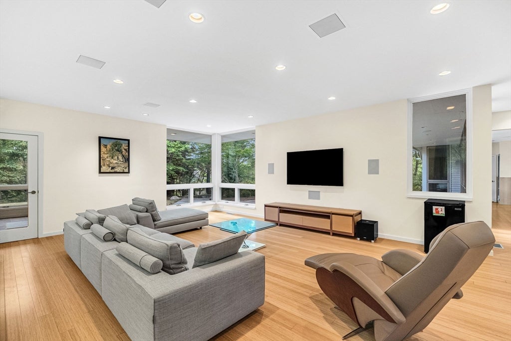 28 Kesseler Way, Newton, MA Photo #7