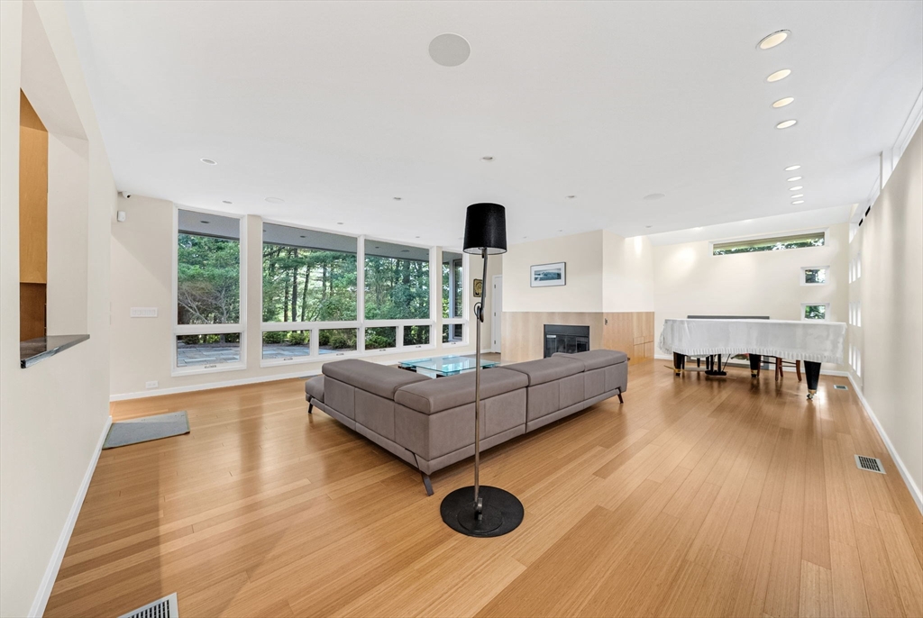 28 Kesseler Way, Newton, MA Photo #9