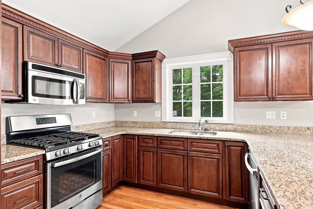 82 Beech Hill Road #82, West Springfield, MA Photo #6