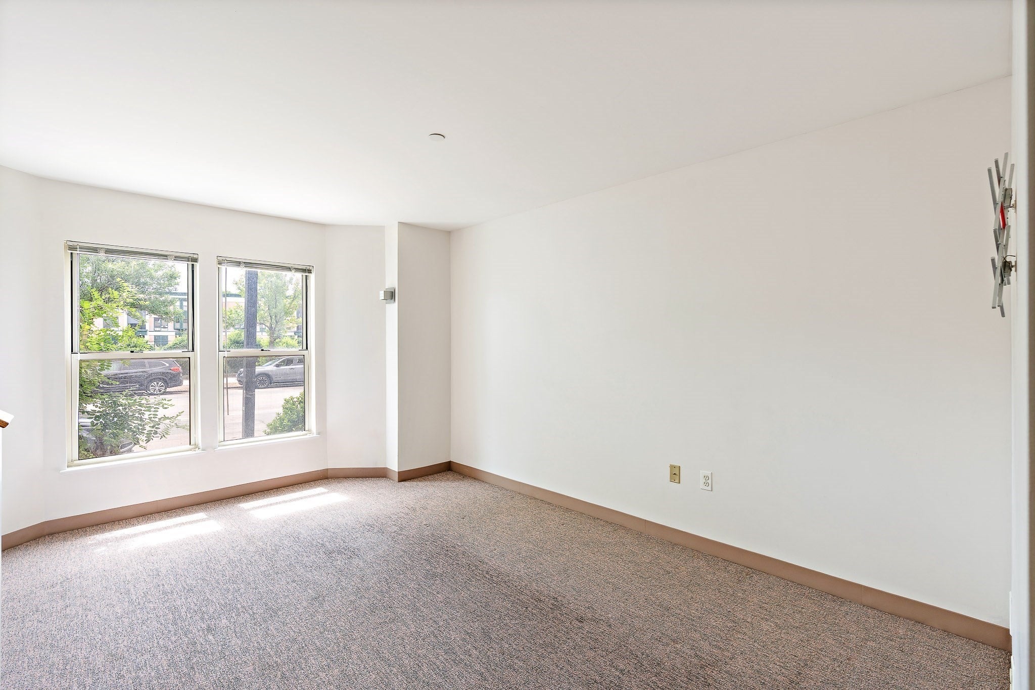 955-1 Tremont St. 1