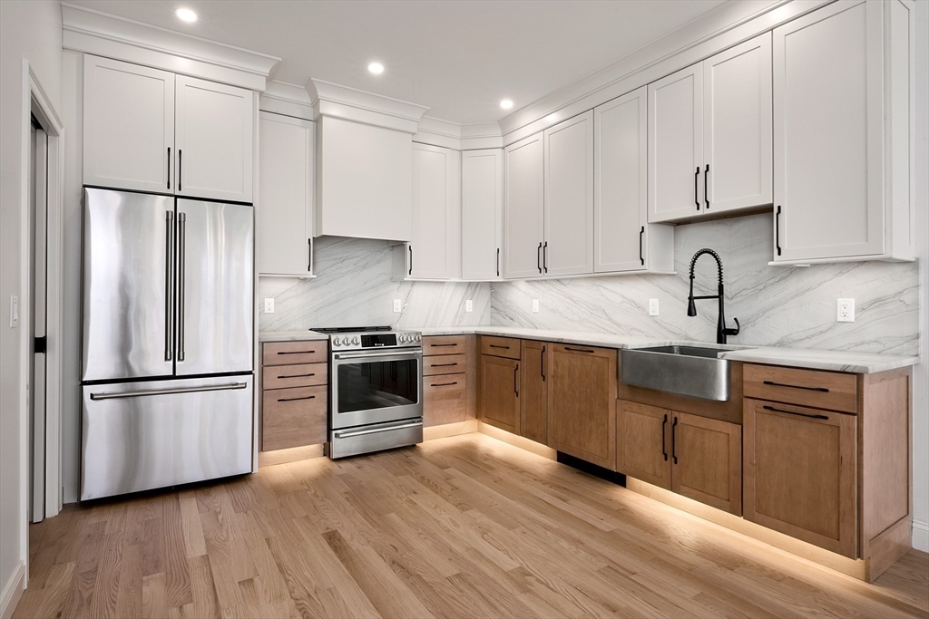 401 Main St 101