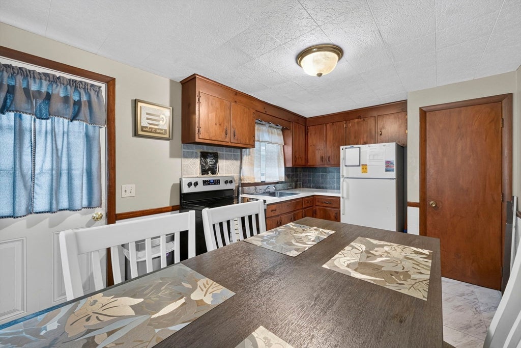46-48 Fenwick St, Springfield, MA, 46-48 Fenwick St, Springfield, MA Photo #8