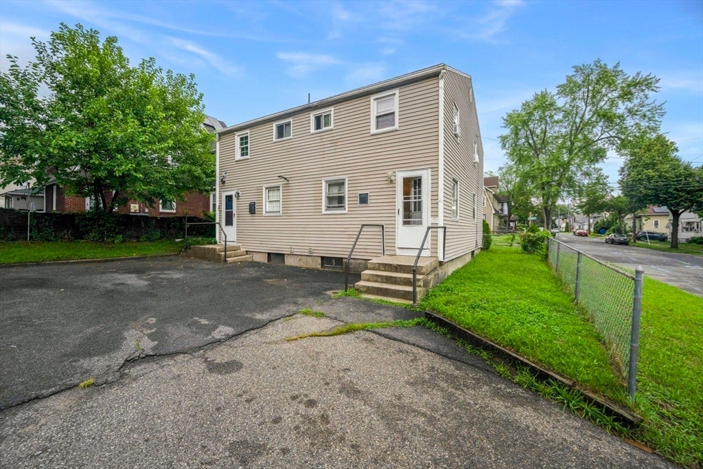46-48 Fenwick St, Springfield, MA, 46-48 Fenwick St, Springfield, MA Photo #4