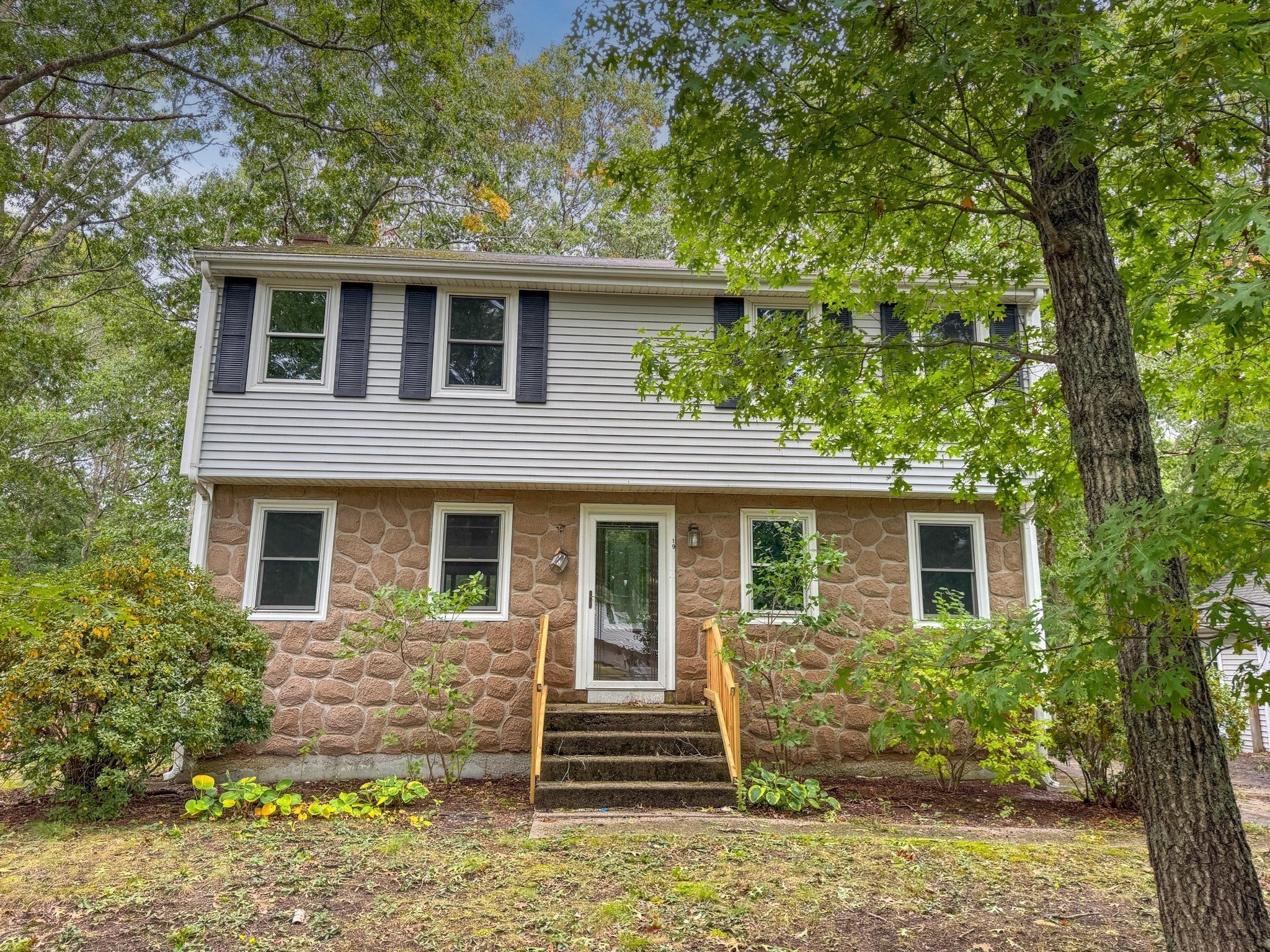 Photo of 19 Montgomery Dr, Plymouth, MA