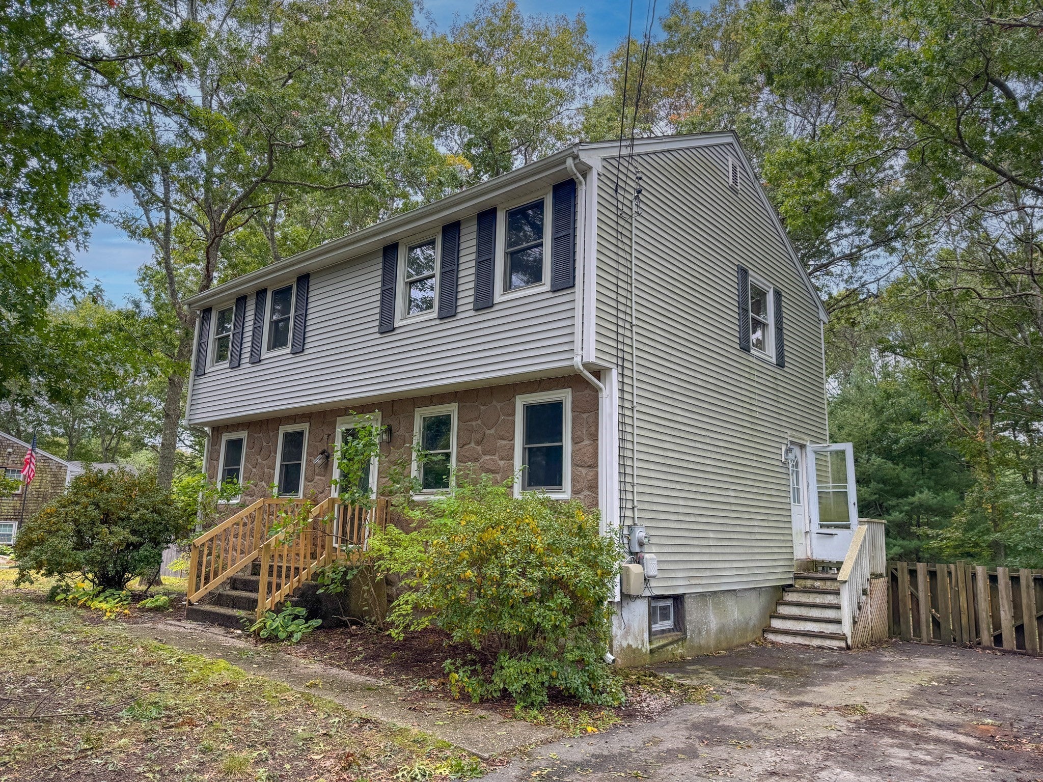 19 Montgomery Dr