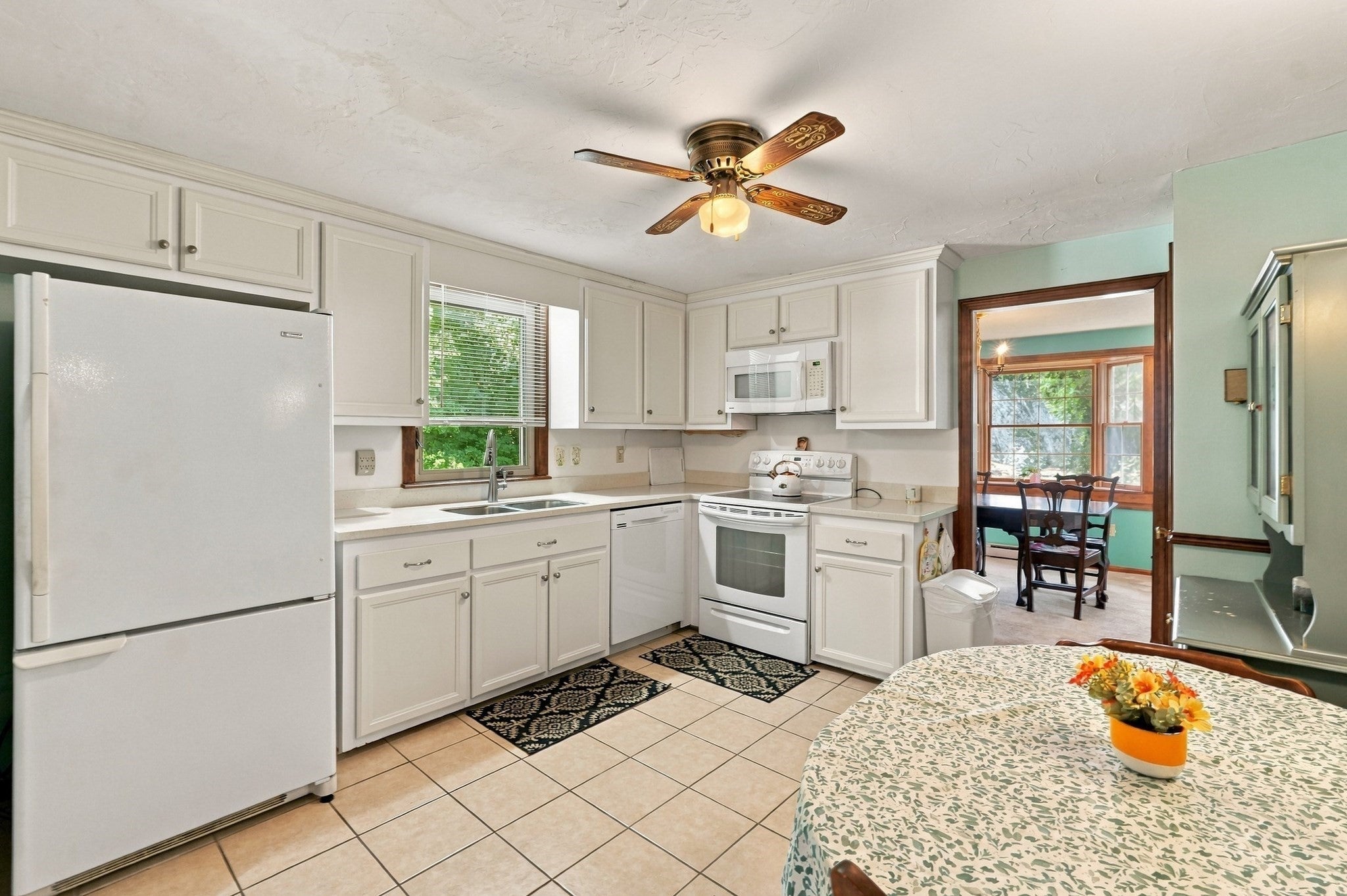 17 Whippoorwill Drive, Shrewsbury, MA Photo #7