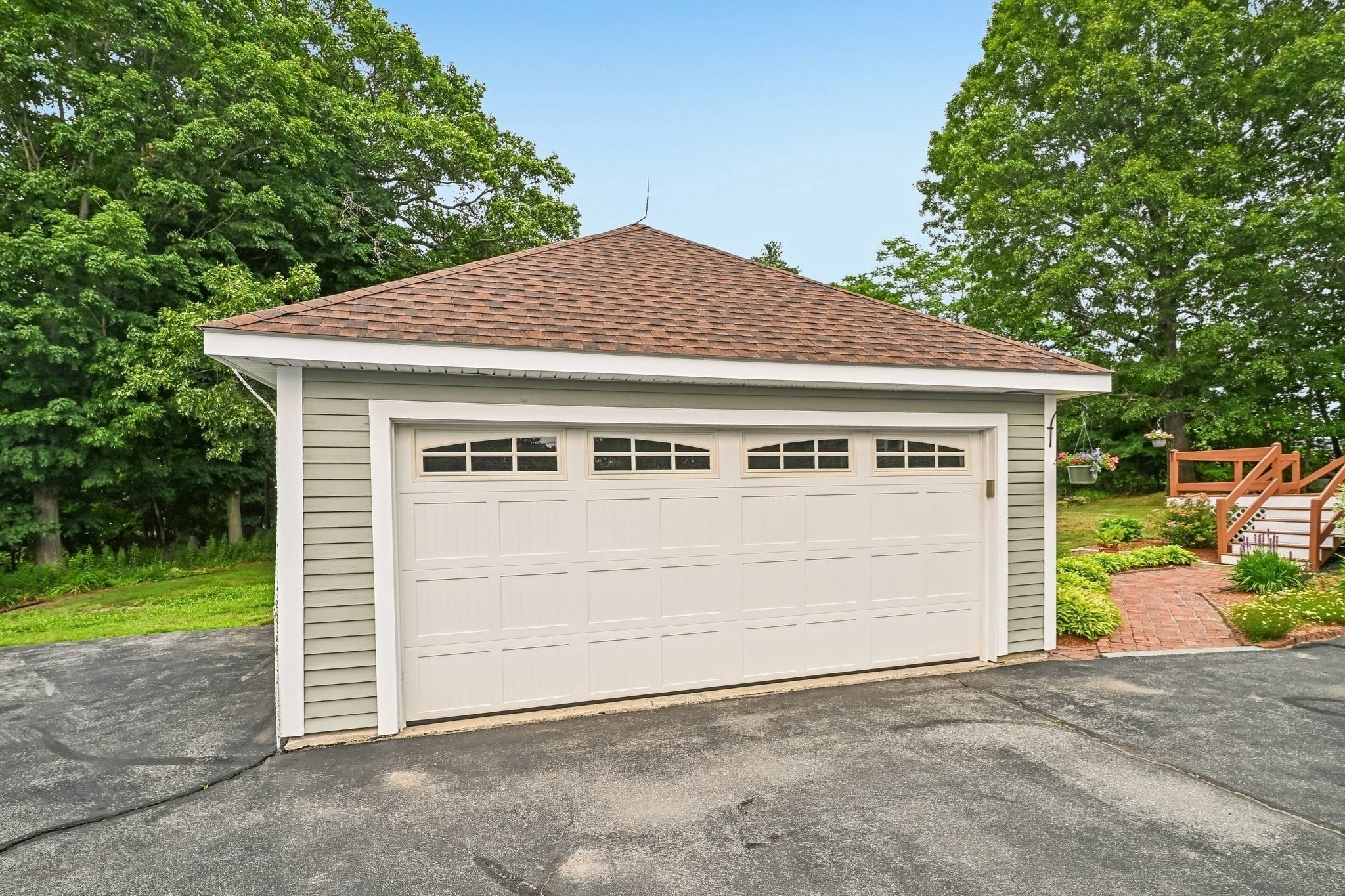 615 Mammoth Rd