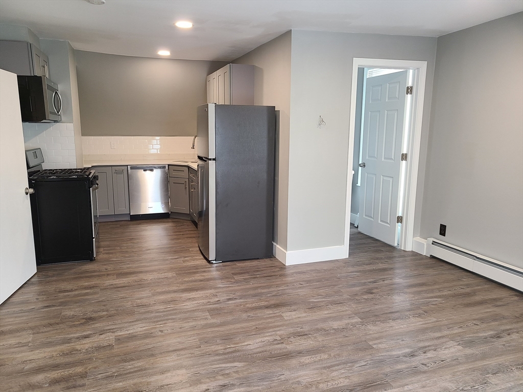 17 Stearns St 3