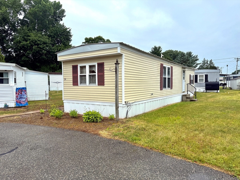 735 Memorial Dr 94