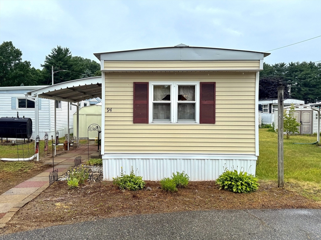 735 Memorial Dr 94