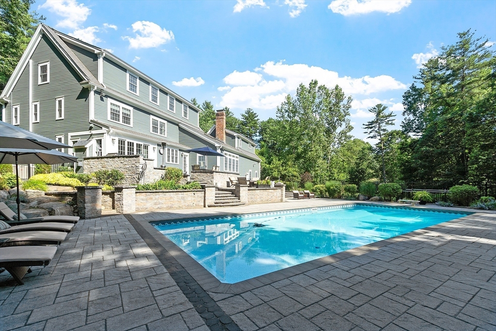 17 Stonebridge Rd