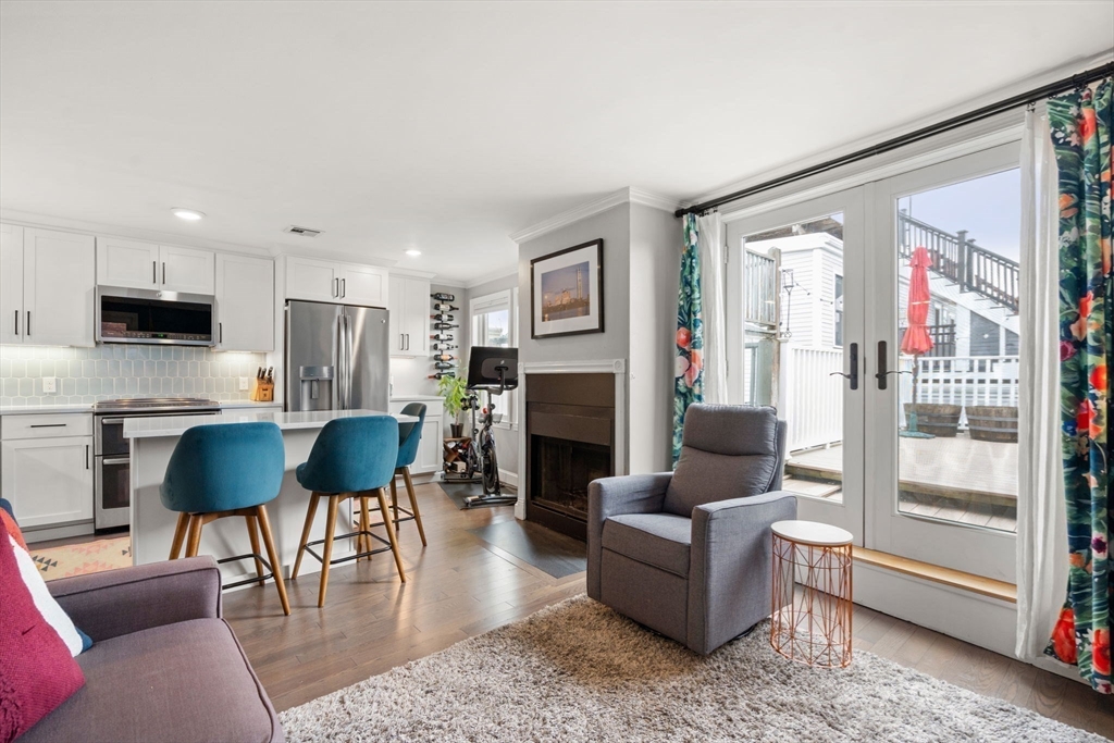 255 Bunker Hill St 2