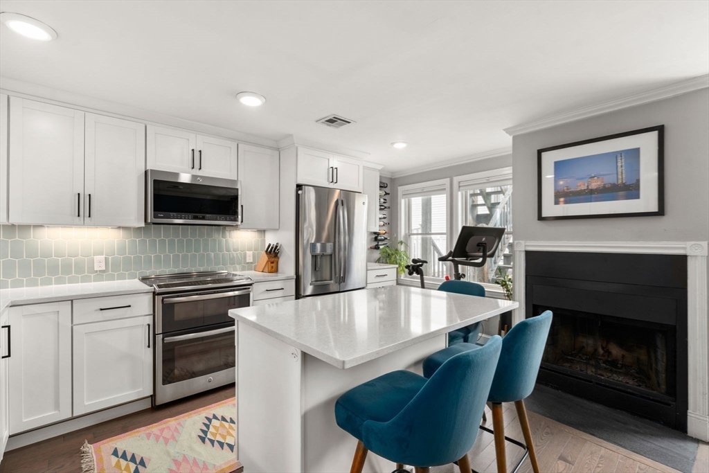 255 Bunker Hill St 2