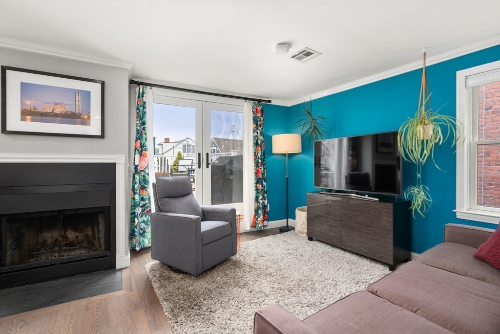 255 Bunker Hill St 2