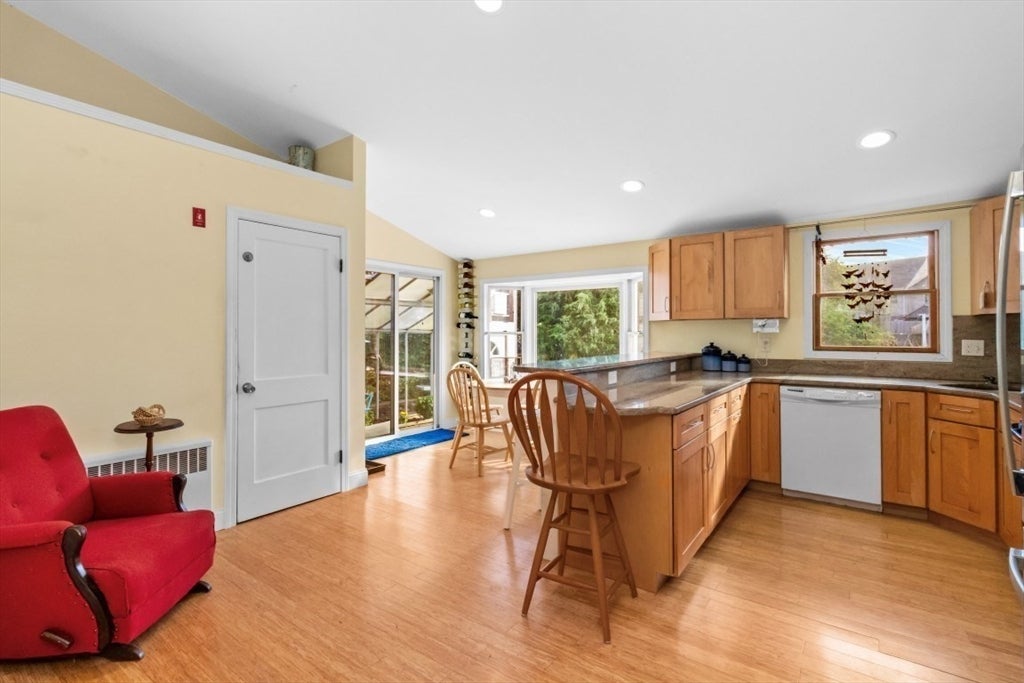 6 Reynolds Ave, Randolph, MA, 6 Reynolds Ave, Randolph, MA Photo #3