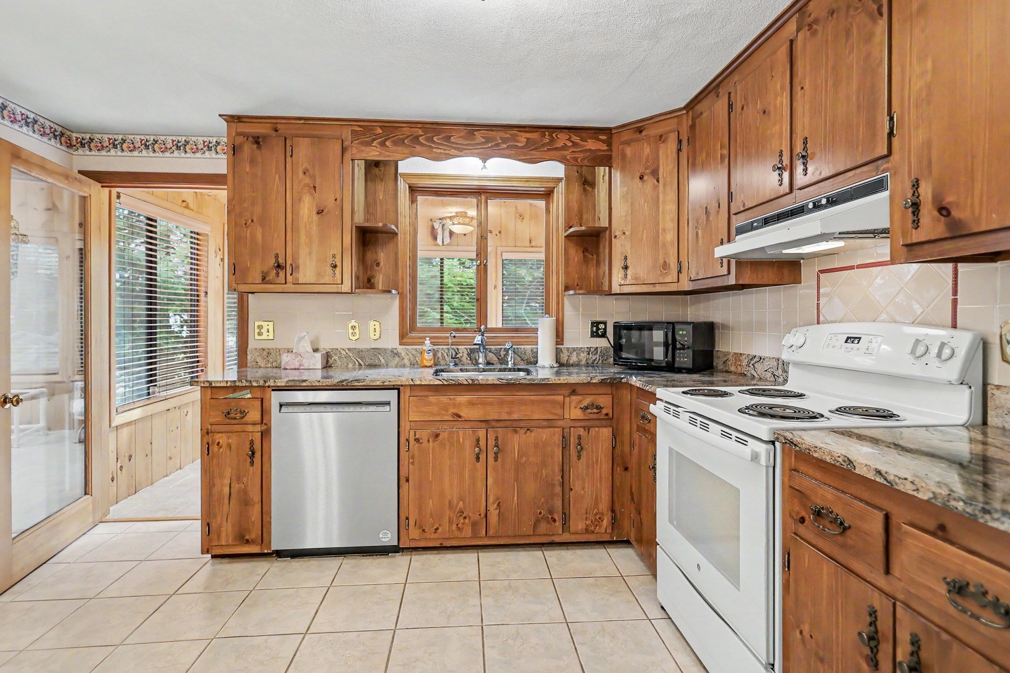 6 Partridge Rd, Methuen, MA, 6 Partridge Rd, Methuen, MA Photo #11