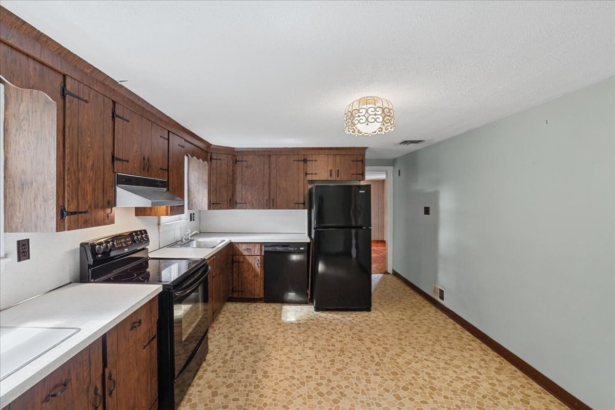 25 Eaton Rd, Dedham, MA, 25 Eaton Rd, Dedham, MA Photo #9