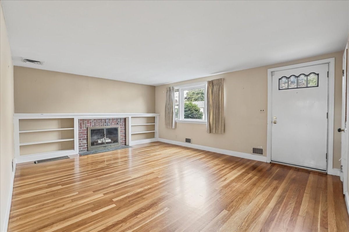 25 Eaton Rd
